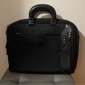 TUMI 'Arrive' Black Nylon Briefcase - 25611D - EXCELLENT Used Condition.